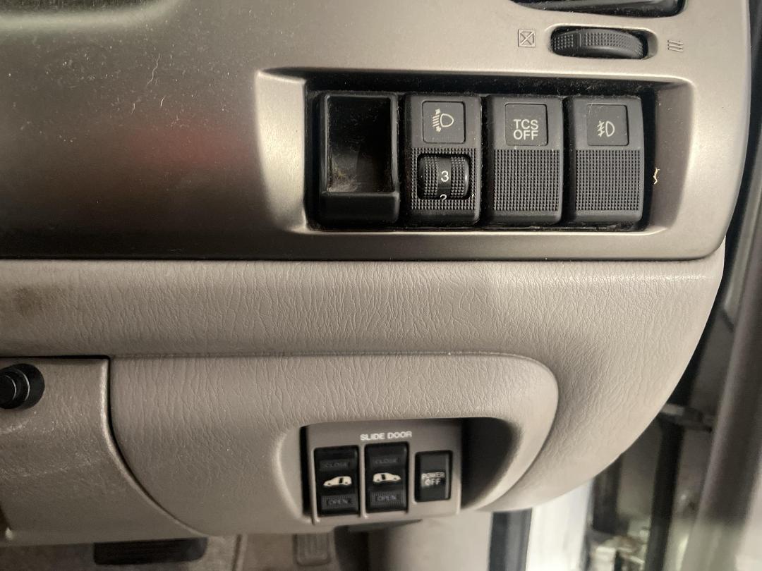 Photo '21' of Mazda MPV