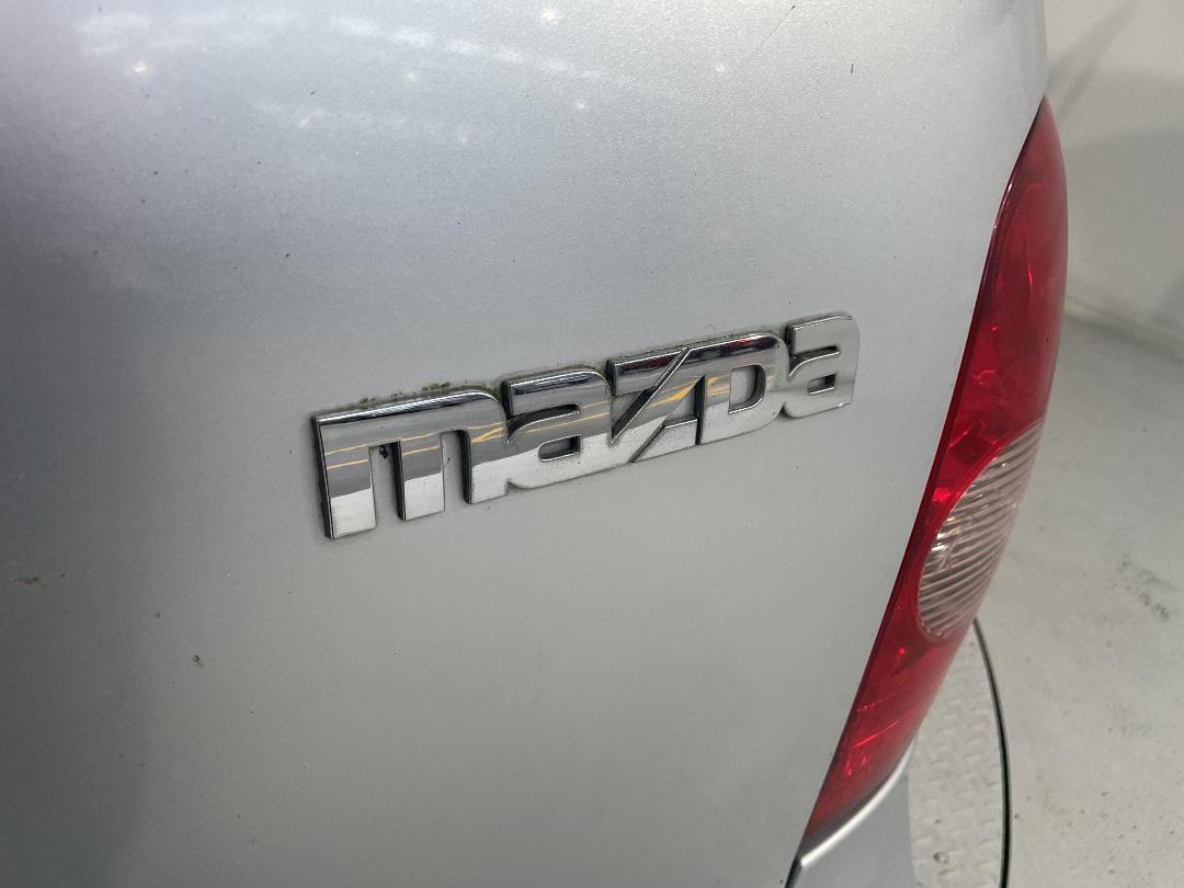 Photo '28' of Mazda MPV