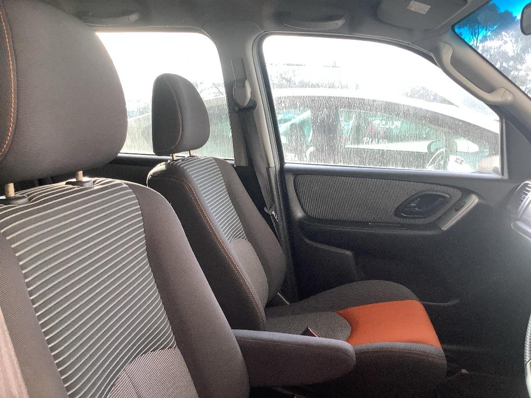 Photo '13' of Mazda Tribute