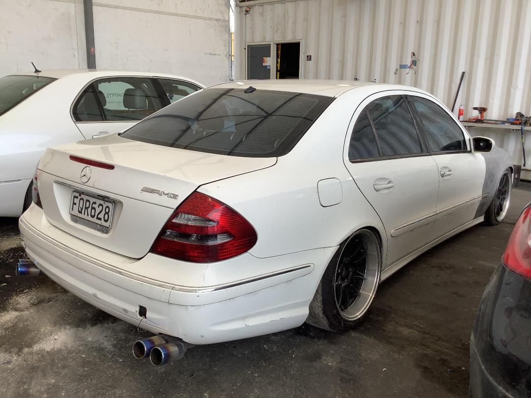 Photo '4' of Mercedes-Benz E500