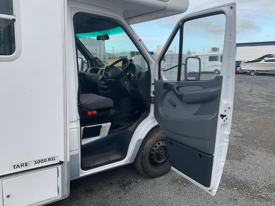 Photo '9' of Mercedes-Benz Sprinter 308CDI 3550 Chassis Motorhome