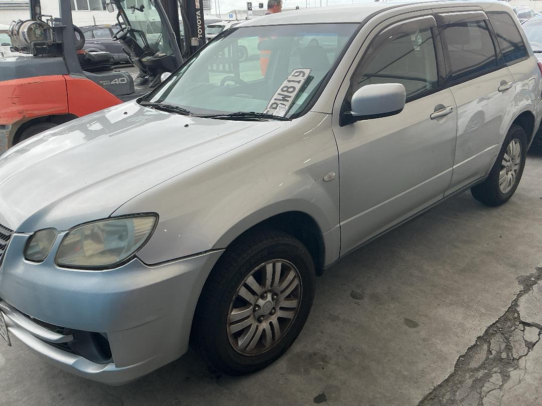 Photo '3' of Mitsubishi Airtrek Photo '3' of Mitsubishi Airtrek