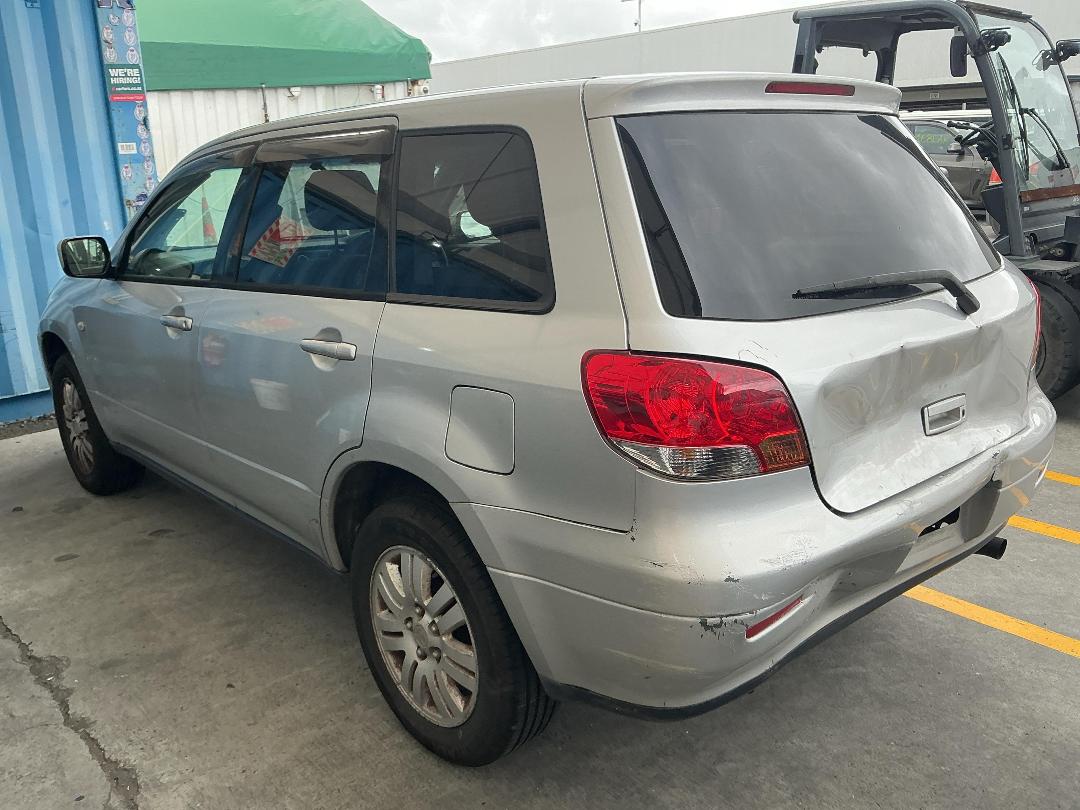 Photo '4' of Mitsubishi Airtrek Photo '4' of Mitsubishi Airtrek