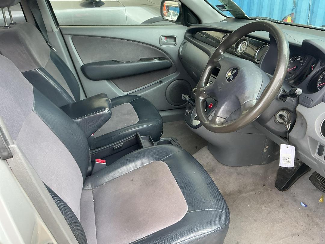 Photo '7' of Mitsubishi Airtrek Photo '7' of Mitsubishi Airtrek