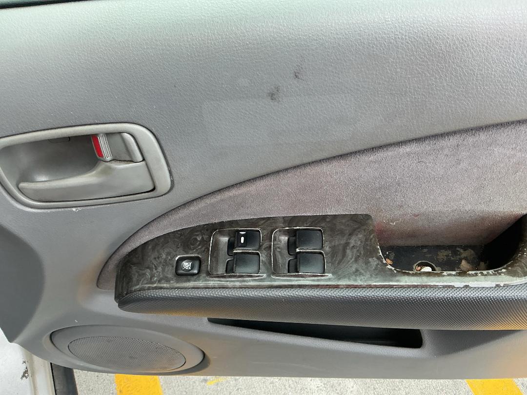 Photo '8' of Mitsubishi Airtrek Photo '8' of Mitsubishi Airtrek