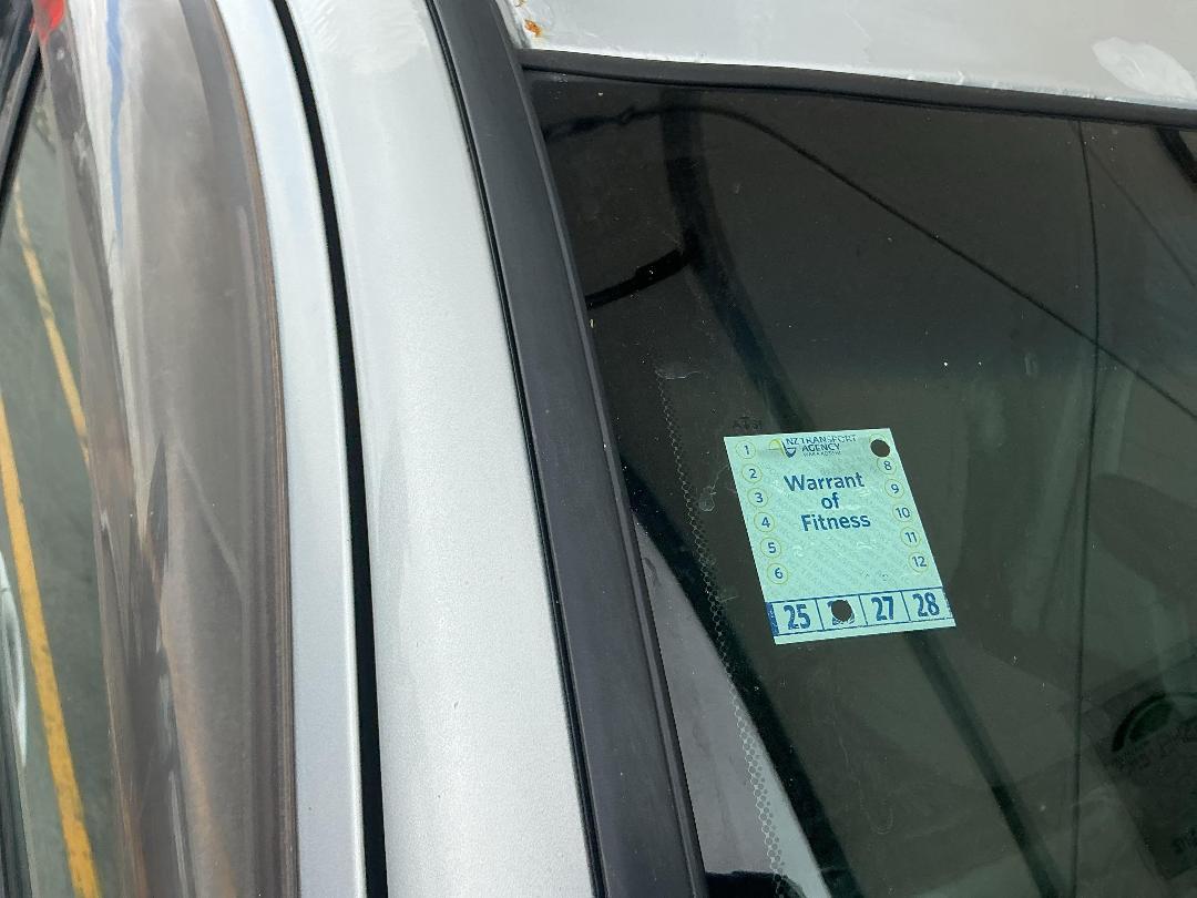 Photo '12' of Mitsubishi Airtrek Photo '12' of Mitsubishi Airtrek