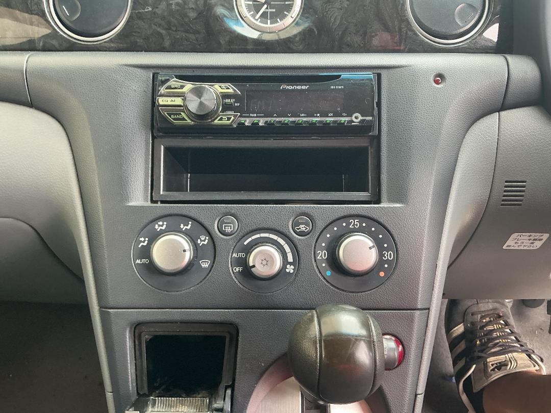 Photo '10' of Mitsubishi Airtrek Photo '10' of Mitsubishi Airtrek