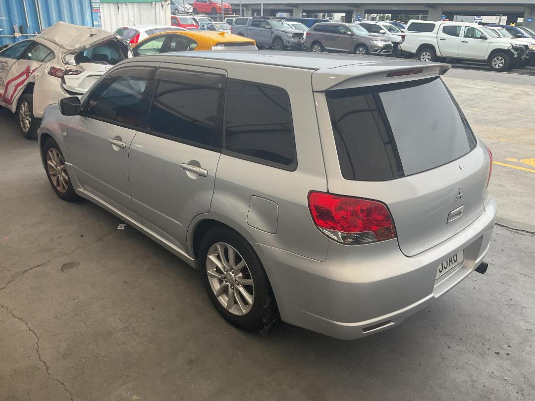 Photo '8' of Mitsubishi Airtrek