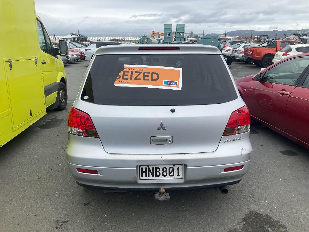 Photo '4' of Mitsubishi Airtrek