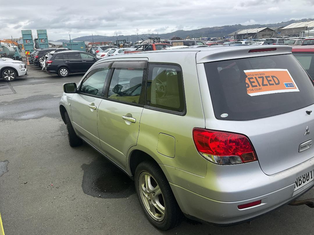 Photo '3' of Mitsubishi Airtrek