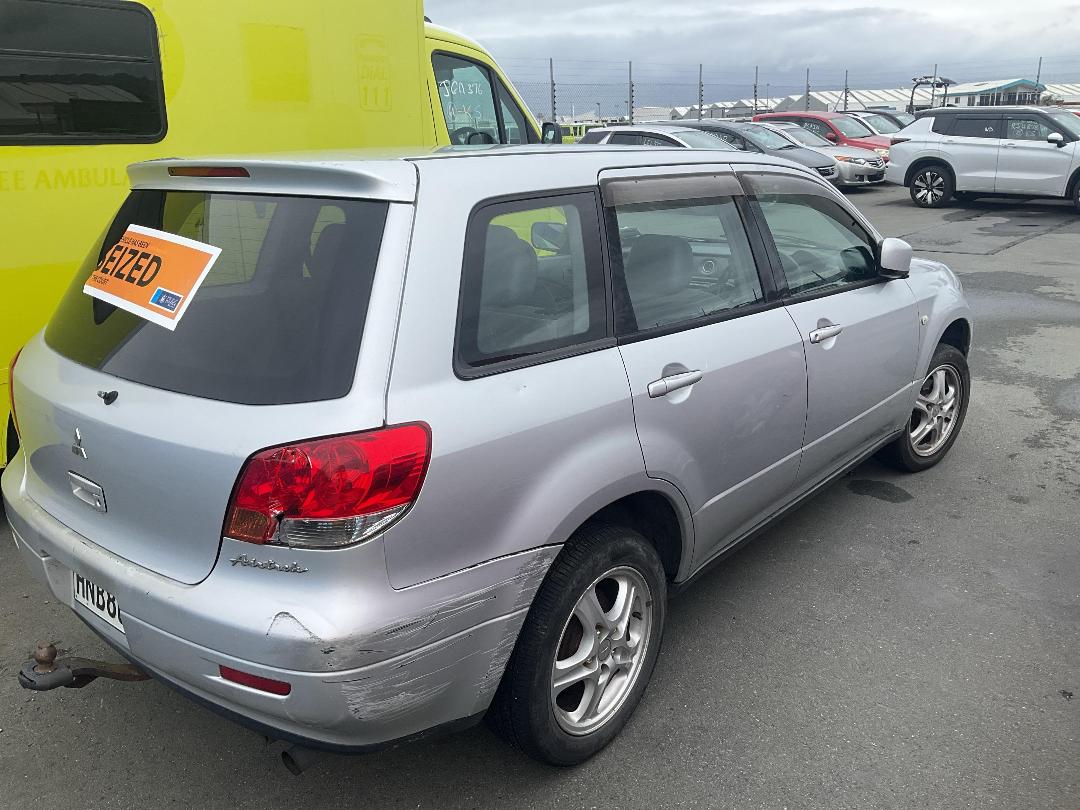 Photo '5' of Mitsubishi Airtrek