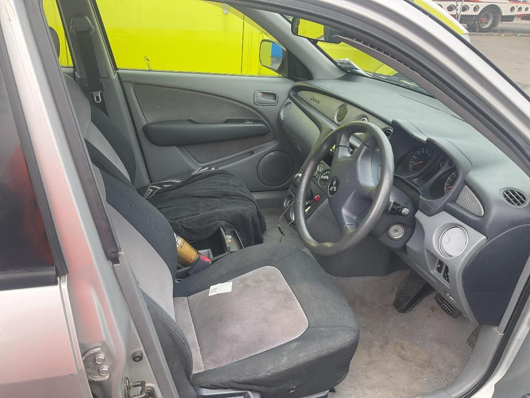 Photo '7' of Mitsubishi Airtrek