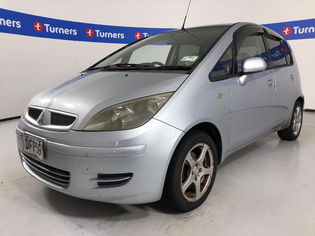 Photo '4' of Mitsubishi Colt Photo '4' of Mitsubishi Colt