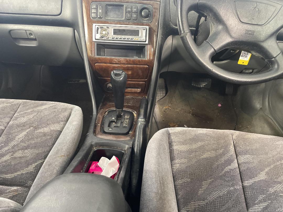 Photo '16' of Mitsubishi Galant SEI