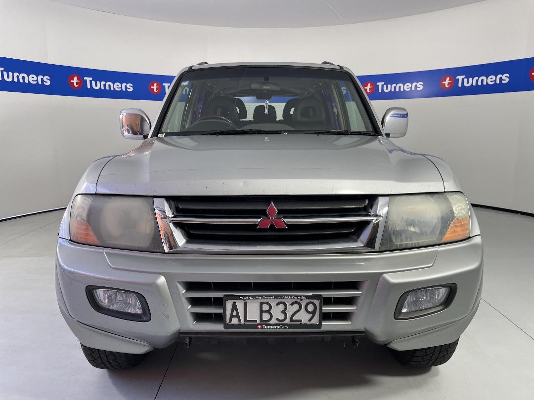 Photo '2' of Mitsubishi Pajero