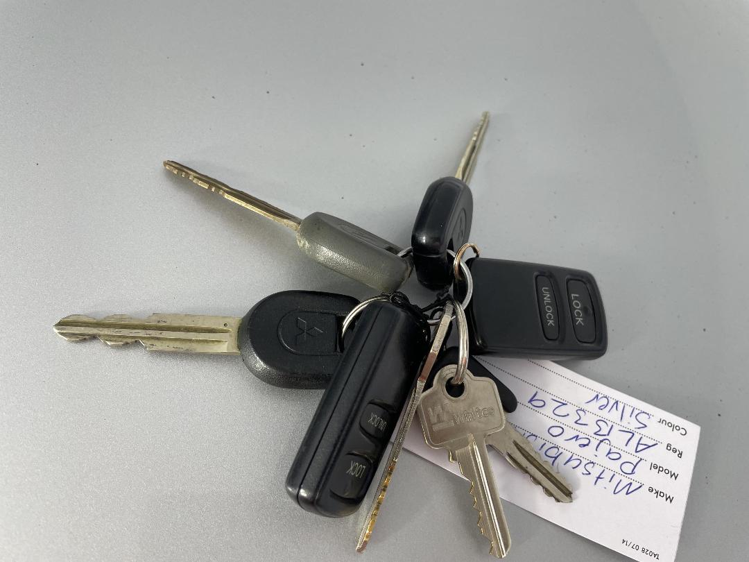 Photo '22' of Mitsubishi Pajero