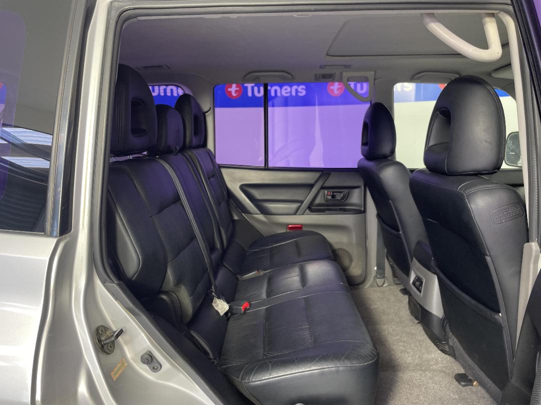 Photo '20' of Mitsubishi Pajero