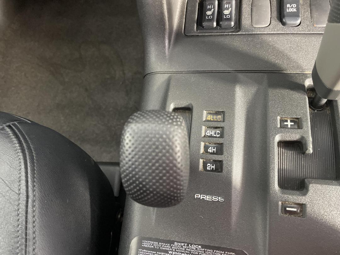 Photo '24' of Mitsubishi Pajero