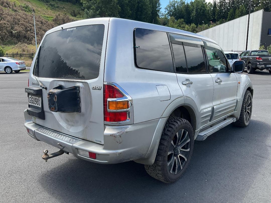 Photo '4' of Mitsubishi Pajero