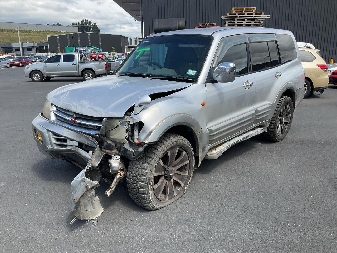 Photo '2' of Mitsubishi Pajero