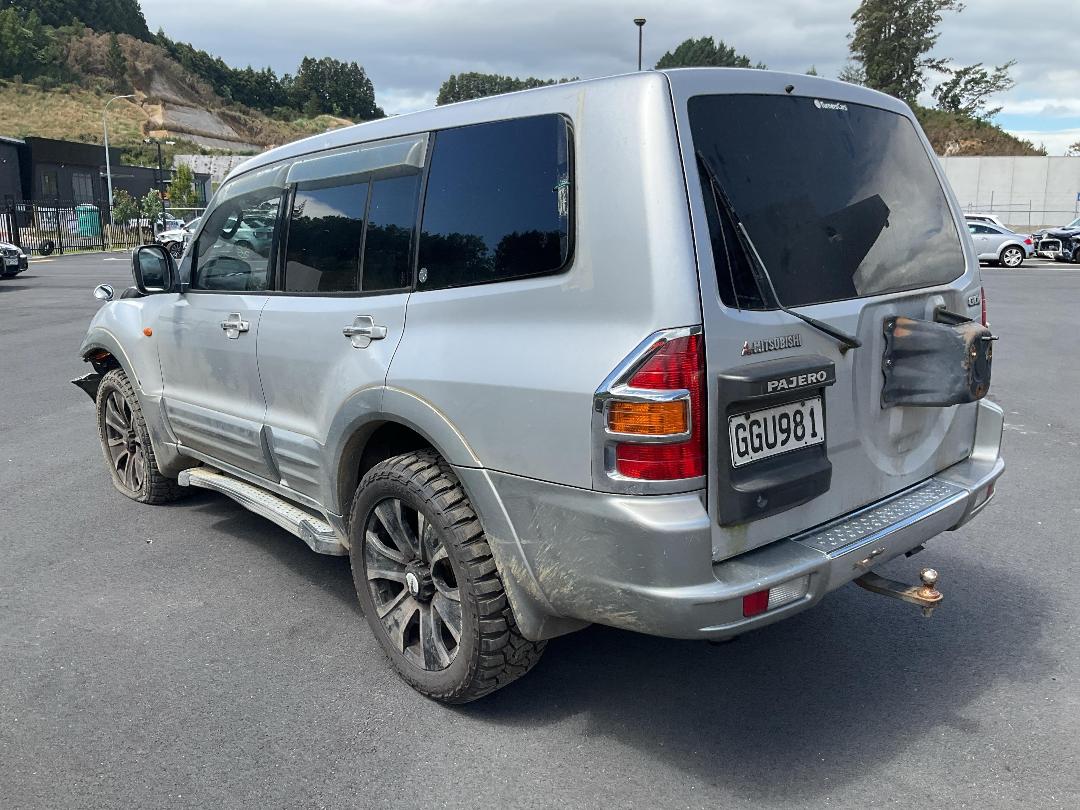 Photo '3' of Mitsubishi Pajero