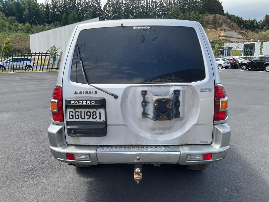 Photo '8' of Mitsubishi Pajero