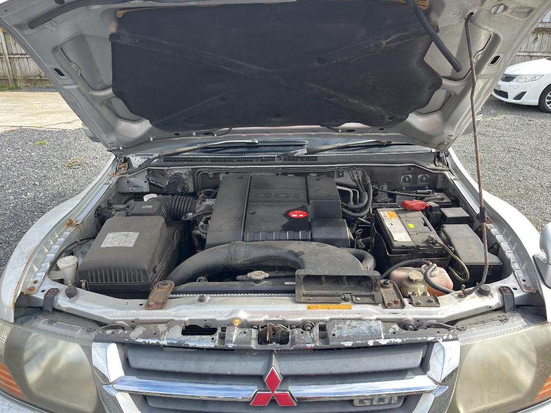 Photo '8' of Mitsubishi Pajero