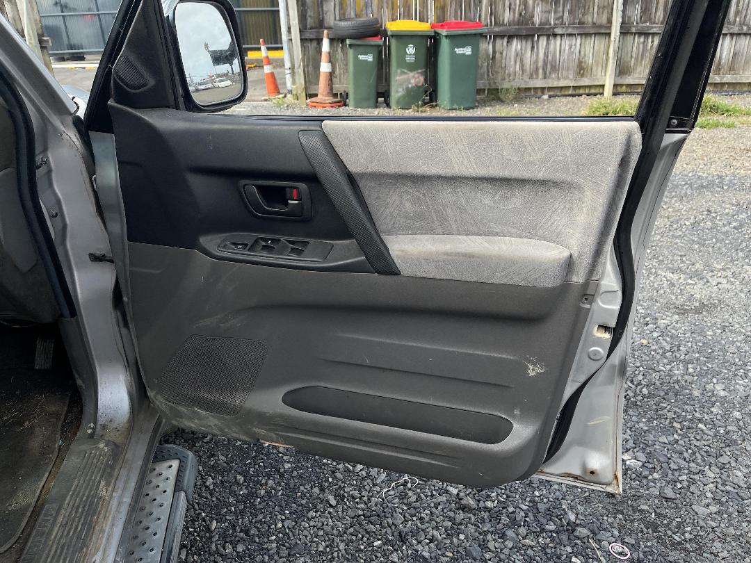 Photo '9' of Mitsubishi Pajero