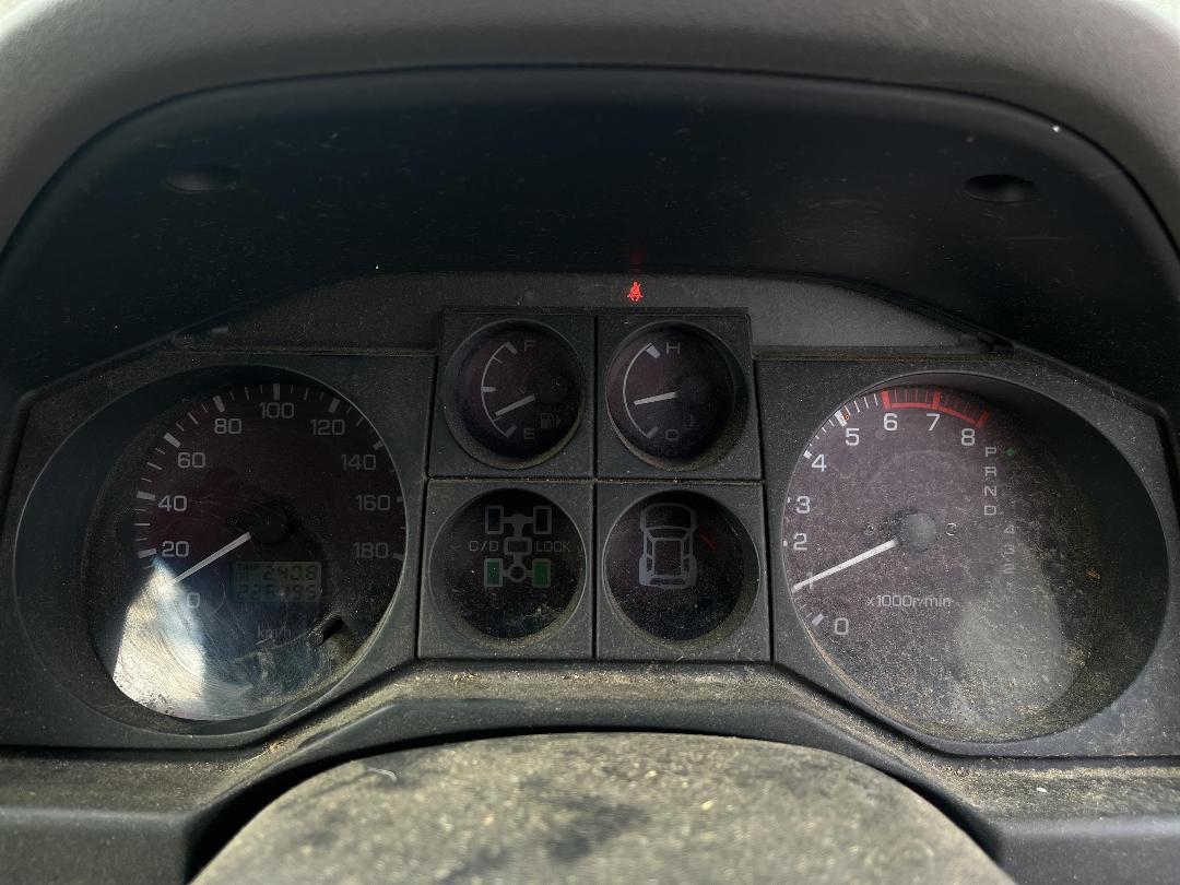 Photo '12' of Mitsubishi Pajero