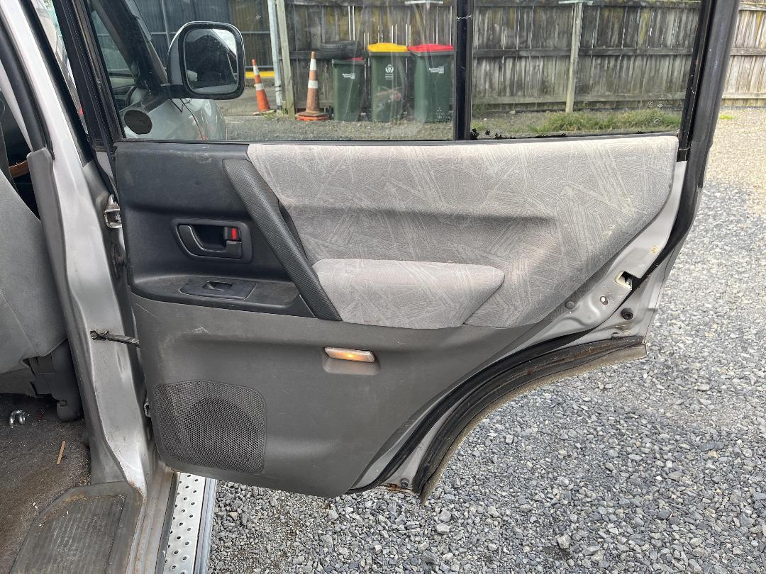 Photo '13' of Mitsubishi Pajero