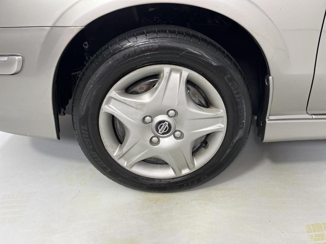 Photo '10' of Nissan Bluebird Photo '10' of Nissan Bluebird