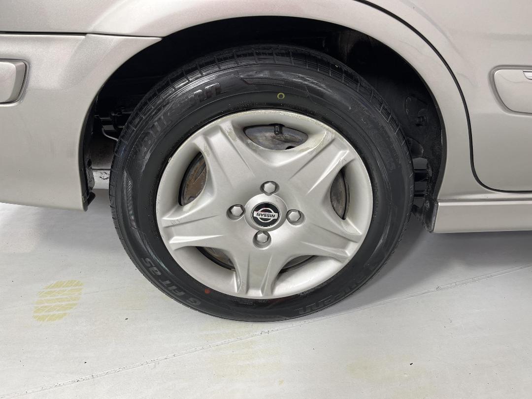 Photo '12' of Nissan Bluebird Photo '12' of Nissan Bluebird