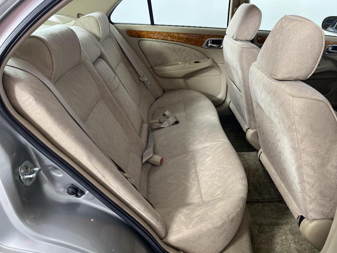 Photo '20' of Nissan Bluebird Photo '20' of Nissan Bluebird