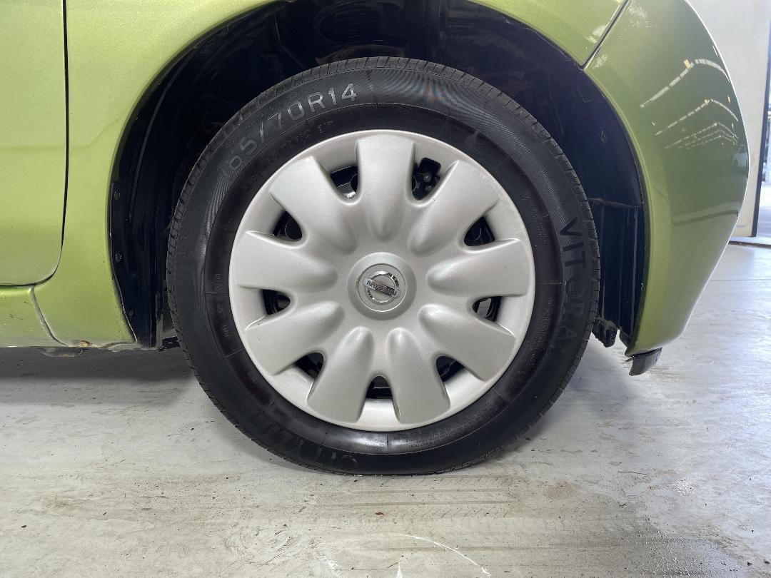 Photo '4' of Nissan March