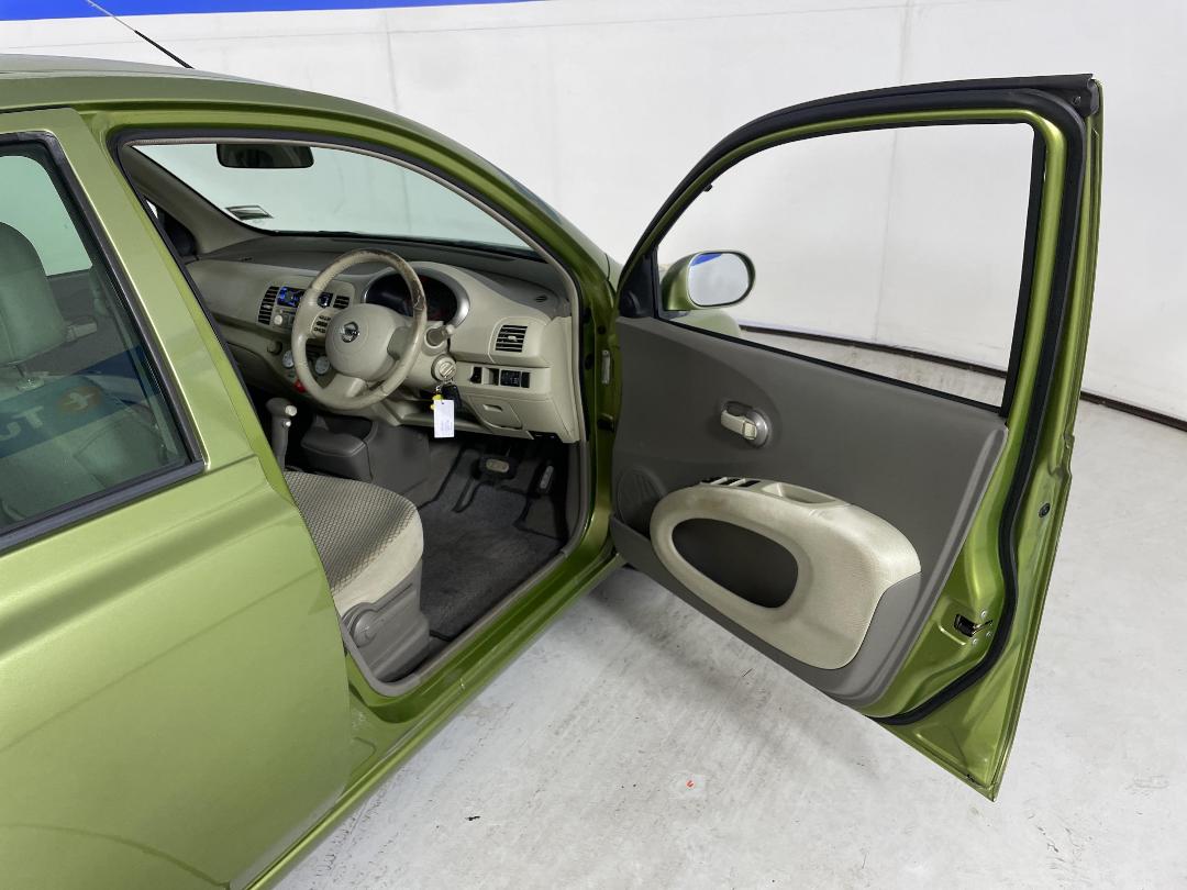 Photo '10' of Nissan March