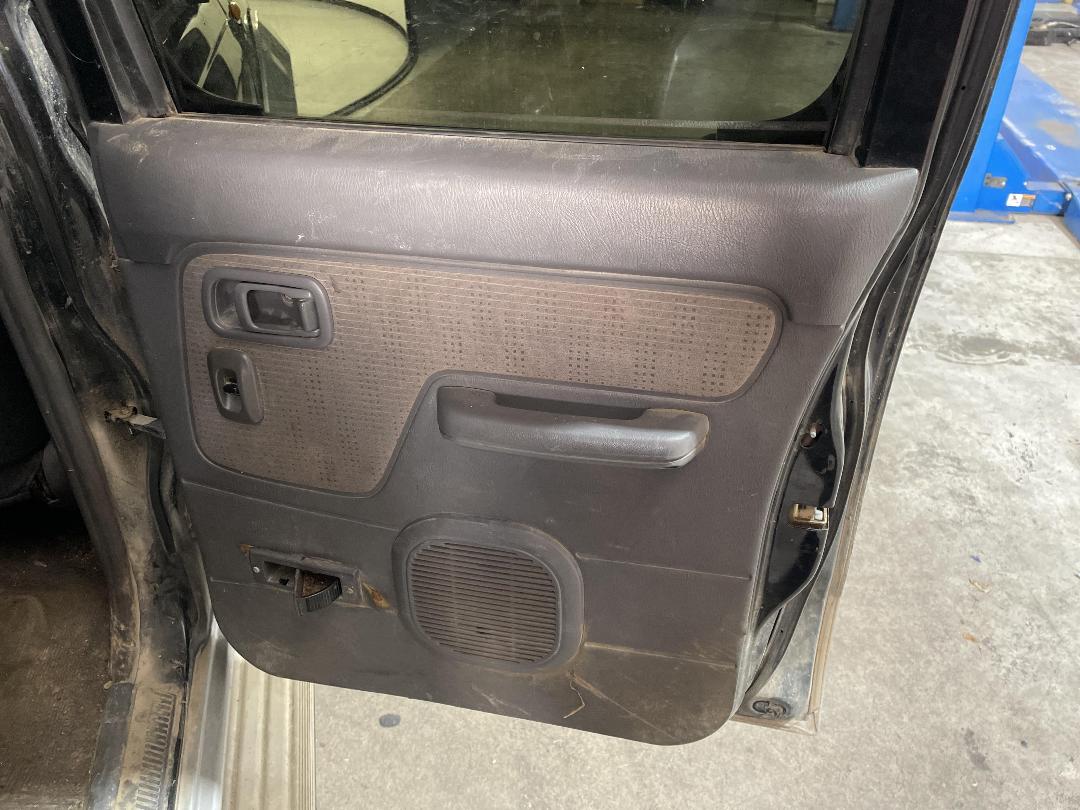 Photo '17' of Nissan Navara D/C W/S Vent Photo '17' of Nissan Navara D/C W/S Vent