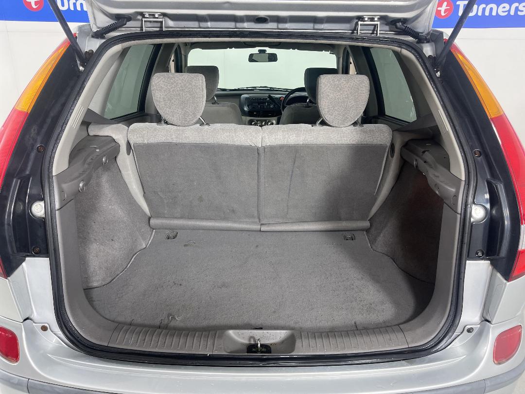 Photo '14' of Nissan Tino Photo '14' of Nissan Tino