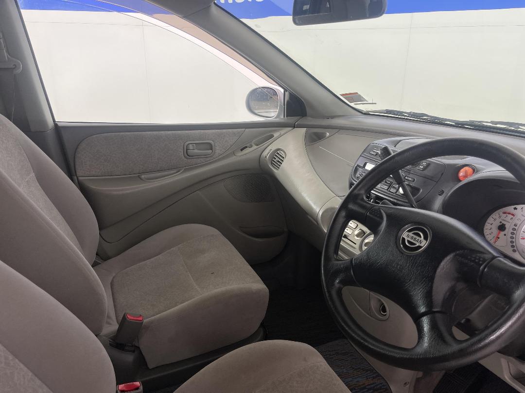 Photo '16' of Nissan Tino Photo '16' of Nissan Tino