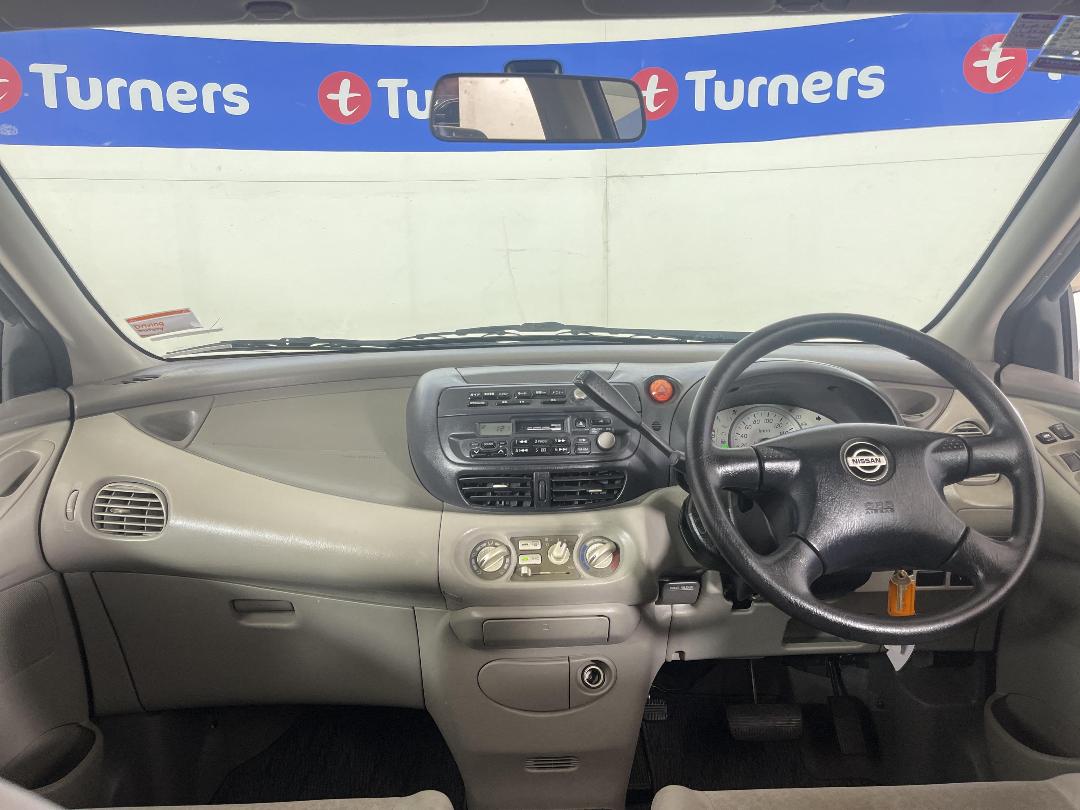 Photo '17' of Nissan Tino Photo '17' of Nissan Tino