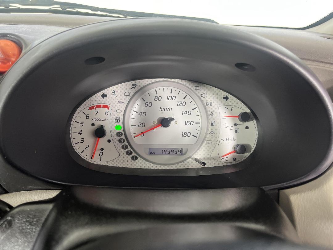 Photo '21' of Nissan Tino Photo '21' of Nissan Tino