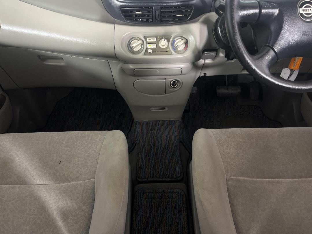 Photo '23' of Nissan Tino Photo '23' of Nissan Tino