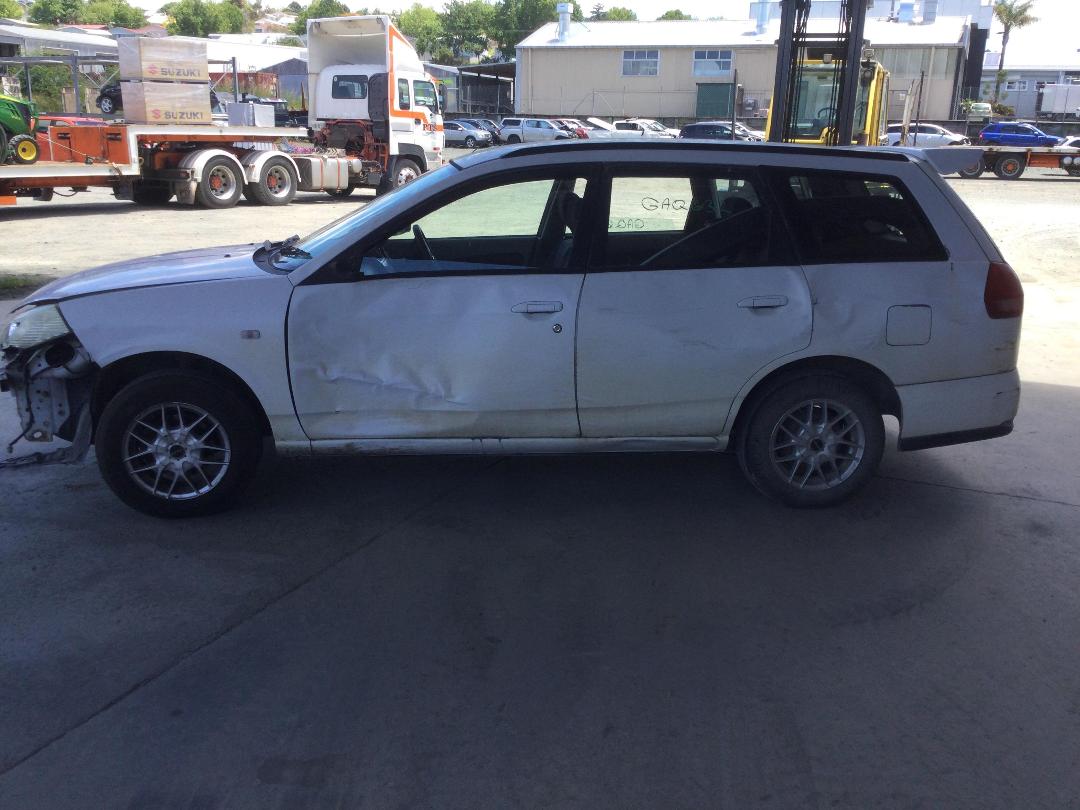 Photo '4' of Nissan Wingroad Photo '4' of Nissan Wingroad