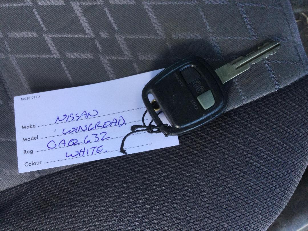 Photo '15' of Nissan Wingroad Photo '15' of Nissan Wingroad