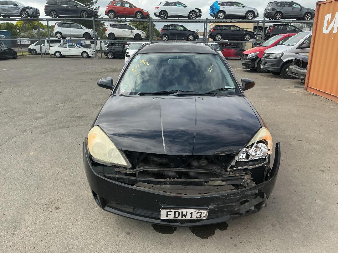 Photo '2' of Nissan Wingroad Photo '2' of Nissan Wingroad