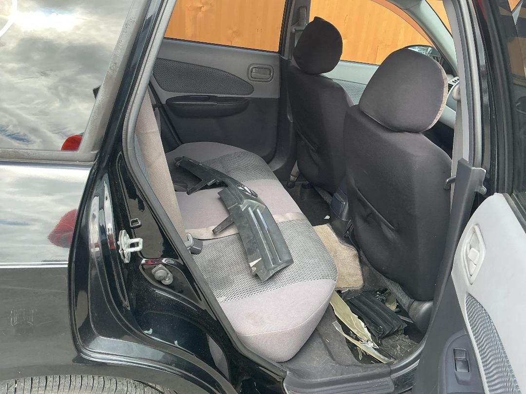 Photo '16' of Nissan Wingroad Photo '16' of Nissan Wingroad