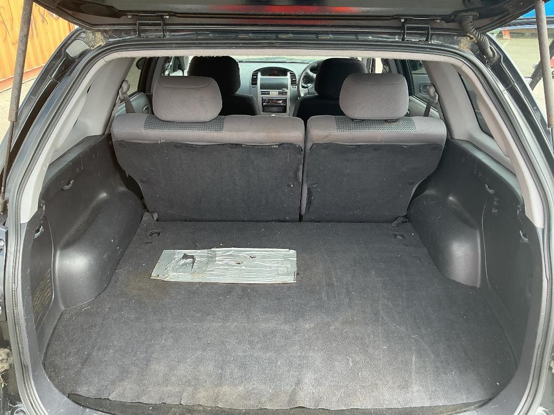 Photo '17' of Nissan Wingroad Photo '17' of Nissan Wingroad