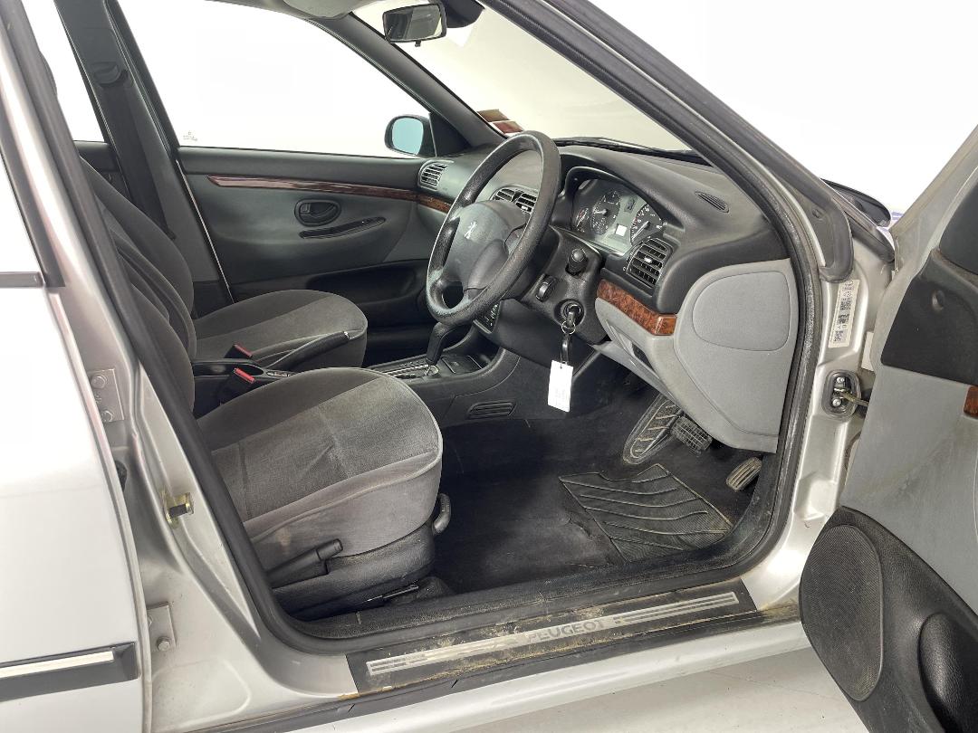 Photo '16' of Peugeot 406 Photo '16' of Peugeot 406