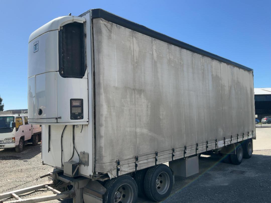 Photo '5' of ROADMASTER FG 4A-93 Curtain/Chiller Full