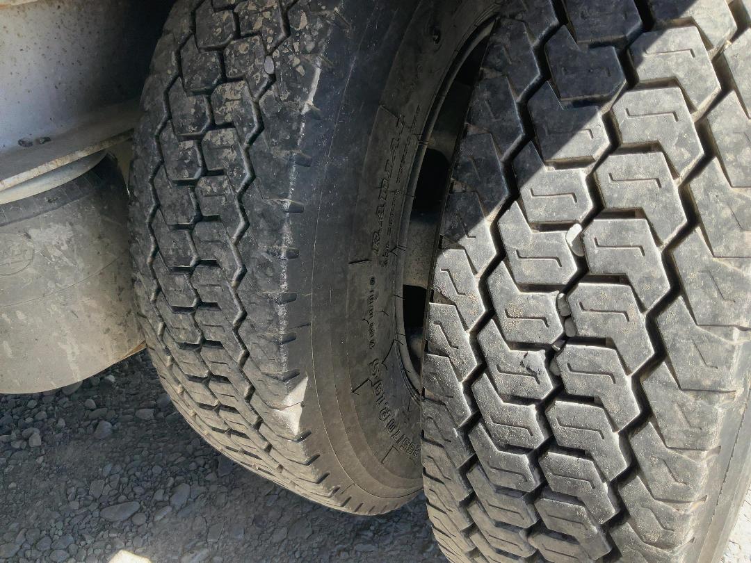 Photo '9' of ROADMASTER FG 4A-93 Curtain/Chiller Full