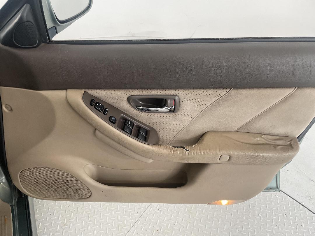 Photo '15' of Subaru Legacy